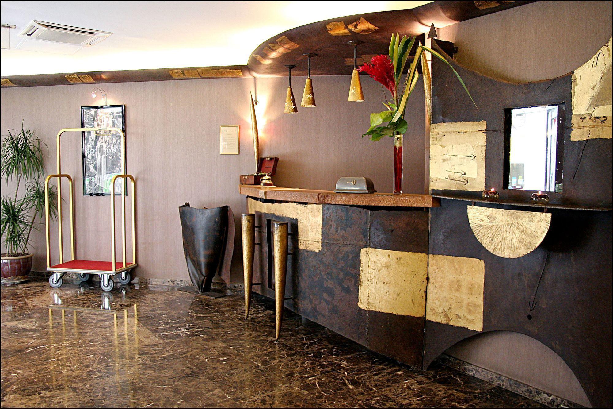 Hotel Pavillon Opéra Grands Boulevards 3*